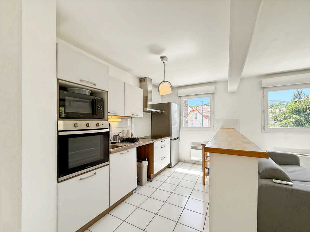 Appartement T2 de 56 m2 avec parking, cave et terrasse à Clermont-Ferrand