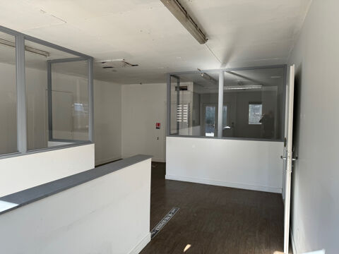   LOCATION LOCAL PROFESSIONNEL 210M2 à ISSOIRE 