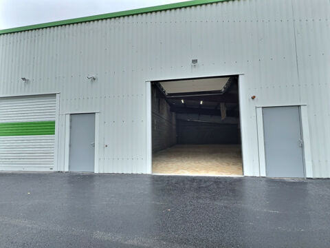   A LOUER ENTREPÔT 250m2 À AVERMES 03 000 