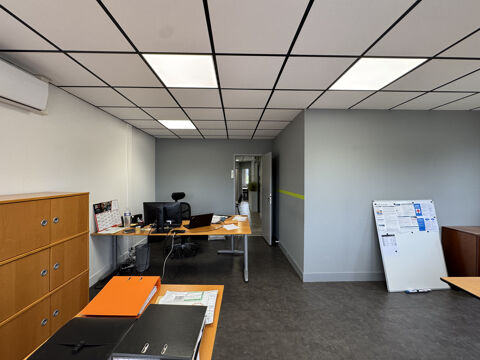   A LOUER PLATEAUX DE BUREAUX DE 102m2 à CLERMONT-FERRAND LE BREZET 