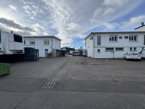   LOCATION ENTREPÔT 7200m2 A CLERMONT-FERRAND LE BREZET 