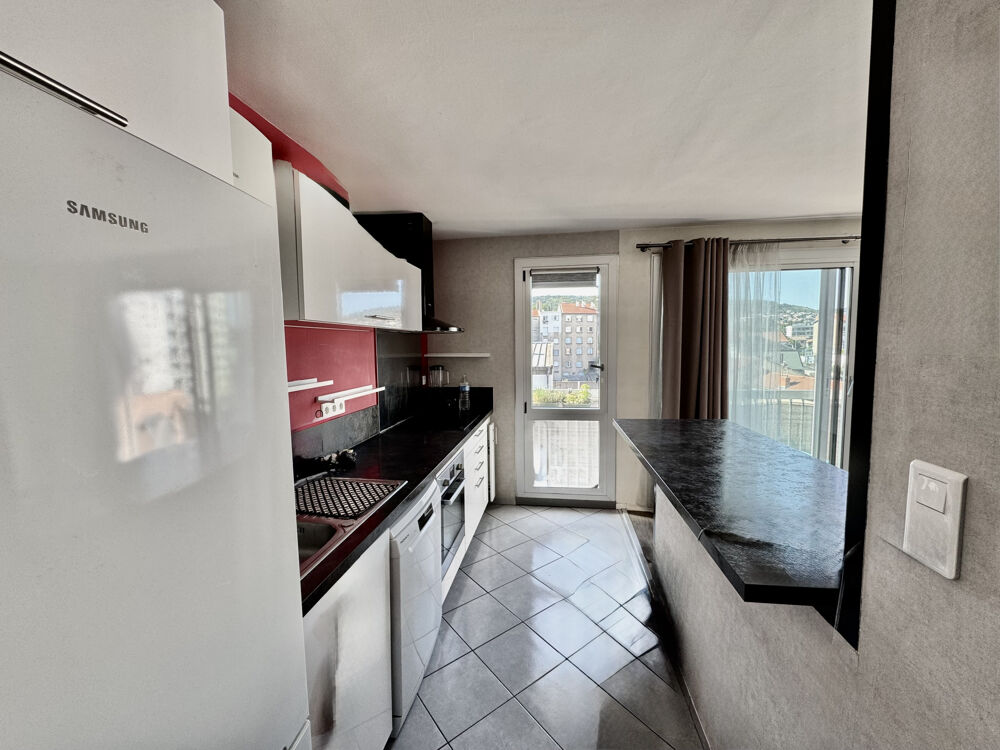 Location Appartement LOCATION APPARTEMENT F3 4ème étage avec ascenseur , garage à CLERMONT-FERRAND Clermont ferrand