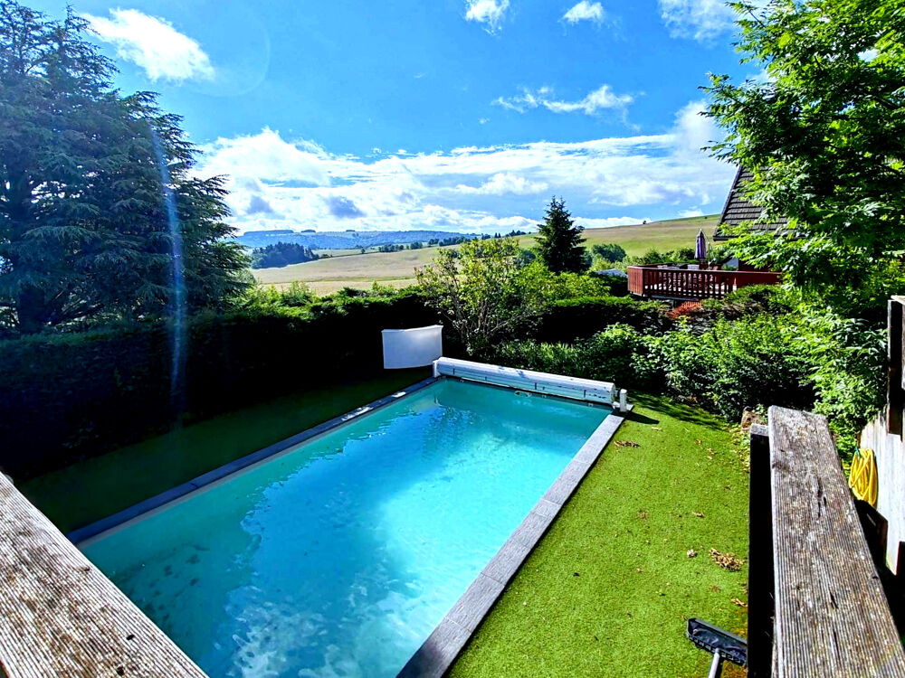 EXCLUSIVITE À Besse-Et-Saint-Anastaise (63), chalet en bois en vente