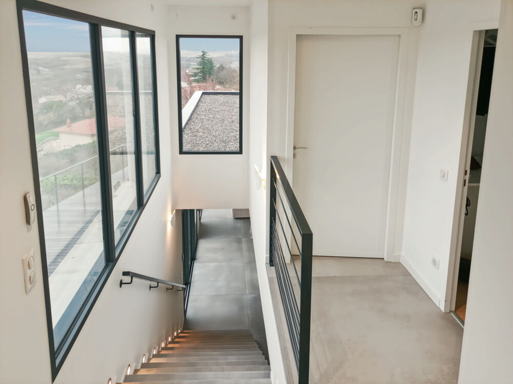 VILLA D'ARCHITECTE AVEC PISCINE UNE VUE À COUPER LE SOUFFLE
