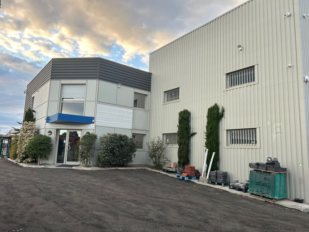   À vendre   Local d'activité 619 m2   Riom (63200), secteur Les Charmettes / ZAC de Layat 