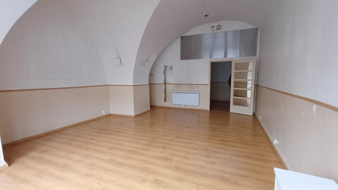   Local commercial à louer   73 m2   Orcines 