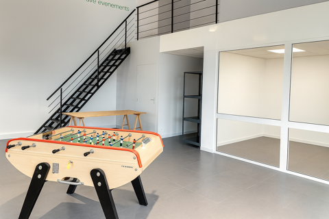   LOCAL COMMERCIAL / BUREAUX   CÉBAZAT   160 m2   VISIBILITÉ PREMIUM 