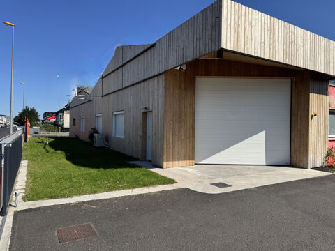 ENTREP&Ocirc;T ET BUREAUX 590m2 CLERMONT-FERRAND LE BREZET 3700€/mois 3700 63100 Clermont ferrand