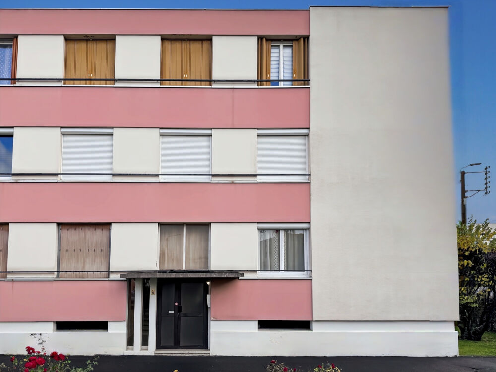 À VENDRE - APPARTEMENT T3 CLERMONT-FERRAND 62,64 m2 1ER ÉTAGE SANS ASCENSEUR PARKING & CAVE
