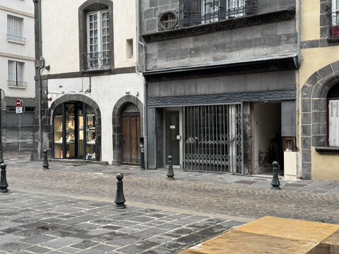   LOCAL COMMERCIAL sous bail en date du 1/9/2025 / D'ACTIVITÉ 23m2 à RIOM 63200 