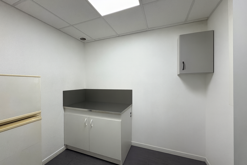   LOCAL COMMERCIAL / BUREAUX   CÉBAZAT   160 m2   VISIBILITÉ PREMIUM Cebazat