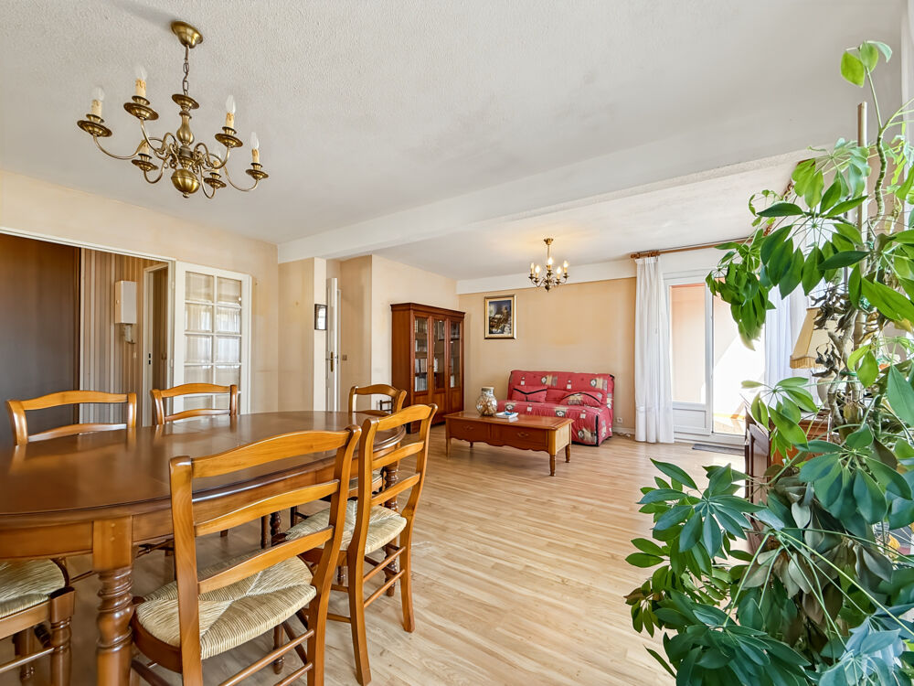 Grand appartement traversant de 105 m2 Garage + Parking Idéal famille Quartier recherché de Clermont-Ferr