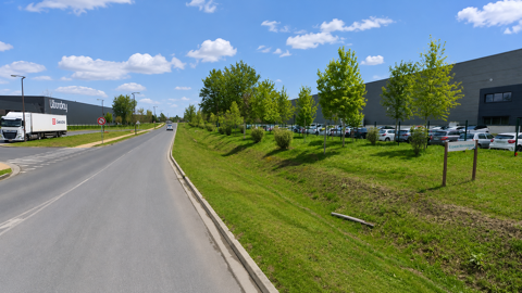 LOCATION DE DEUX CELLULES DE 1500m2 ( divisibles) &agrave; LEZOUX 23400 63190 Orleat