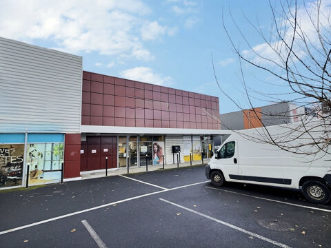   À VENDRE LOCAL COMMERCIAL EMPLACEMENT PREMIUM À AUBIÈRE 353m2 
