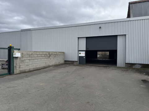  A LOUER ENTREPÔT 300m2 à RIOM 