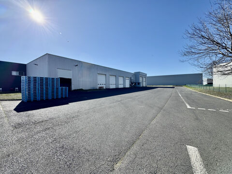   VENTE ENTREPÔT 1350m2 à CLERMONT-FERRAND LE BREZET 2 650 000€ 