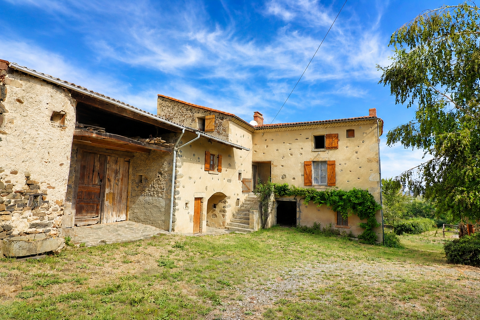   Nouveauté EXCLUSIVE  sur la commune de Saint-Julien-De-Coppel (63160) Un havre de paix au coeur de la Toscane Propriété/château - 5 pièce(s) - 99 m²