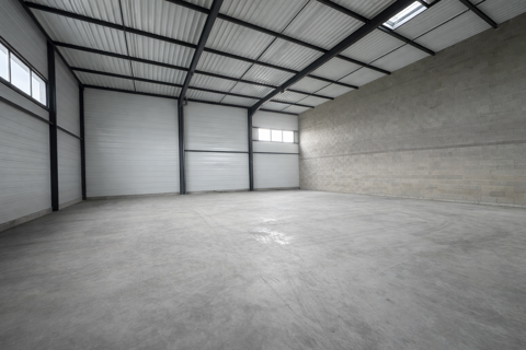   LOCATION ENTREPÔT 330m2 CLERMONT-FERRAND 