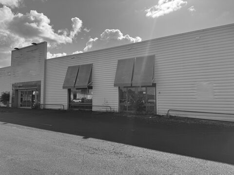   A VENDRE À COURNON-D'AUVERGNE MURS COMMERCIAUX DIVISIBLES 1100m2 