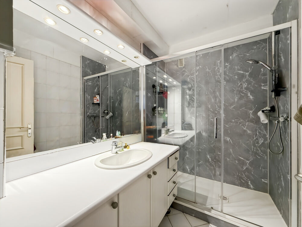 Vente Appartement Appartement de 83 m2 vue, balcon, cave et parking, plein centre Clermont ferrand