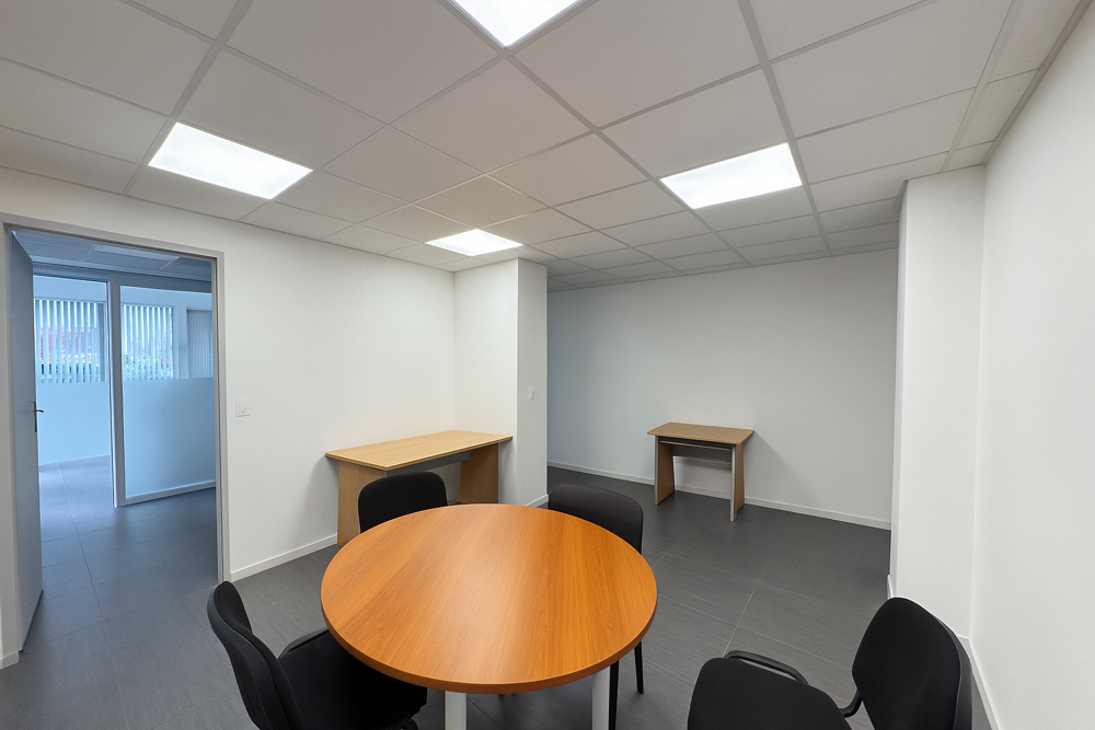   LOCAL COMMERCIAL / BUREAUX   CÉBAZAT   160 m2   VISIBILITÉ PREMIUM Cebazat