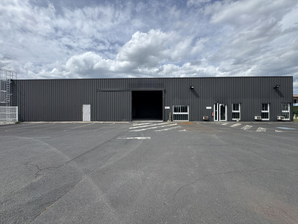   ENTREPÔT ET BUREAU AVEC GRANDE PLATEFORME EXTERIEURE 63100 CLERMONT-FERRAND 