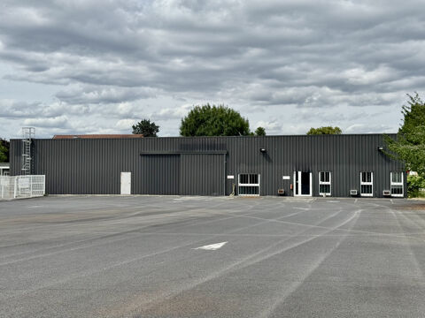   ENTREPÔT ET BUREAU AVEC GRANDE PLATEFORME EXTERIEURE 63100 CLERMONT-FERRAND 