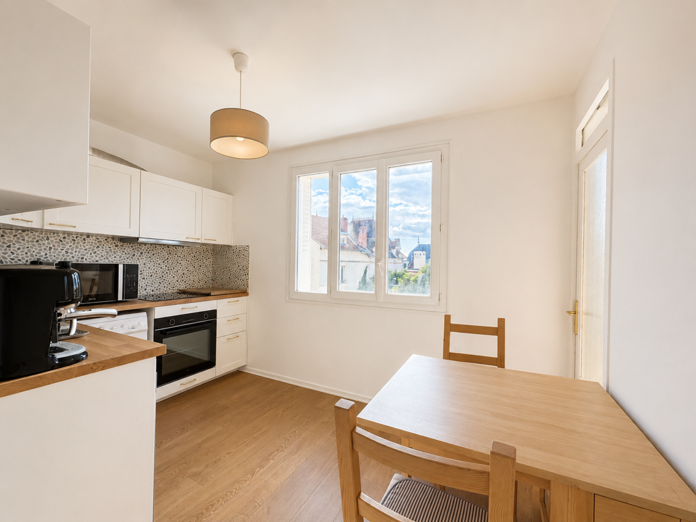 A VENDRE APPARTEMENT 1er ÉTAGE 67,46m2 À VICHY 03200