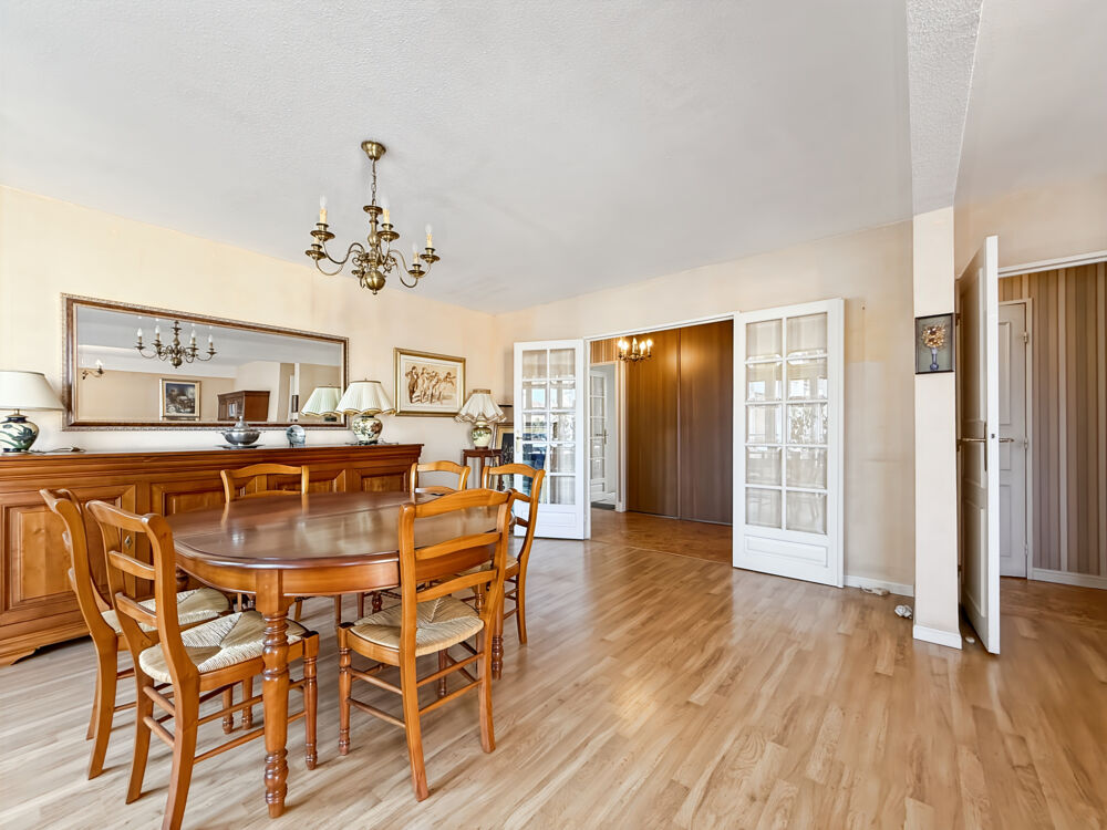 Grand appartement traversant de 105 m2 Garage + Parking Idéal famille Quartier recherché de Clermont-Ferr