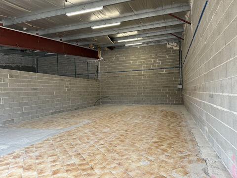   ENTREPÔT 125M2 À AVERMES 687€/mois 