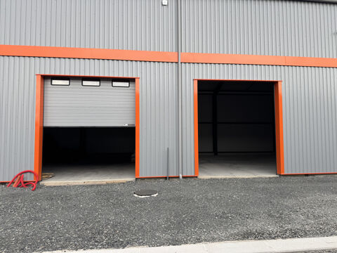 A LOUER ENTREP&Ocirc;T 400m2 03300 CREUZIER-LE-NEUF 2500 03300 Creuzier le neuf