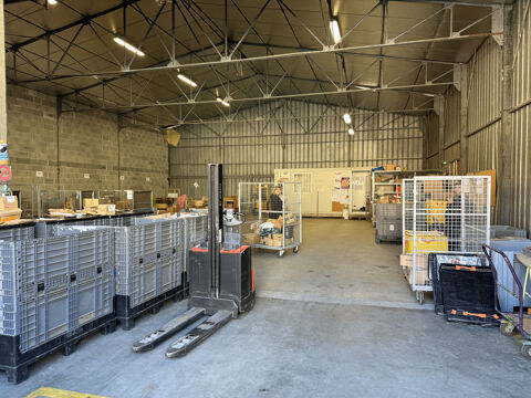 ENTREP&Ocirc;T 337M2 &Agrave; ISSOIRE 2700 63500 Issoire