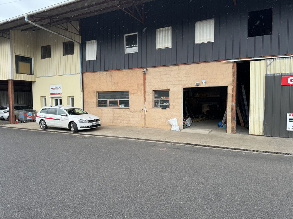   LOCATION LOCAL PROFESSIONNEL 210M2 à ISSOIRE 