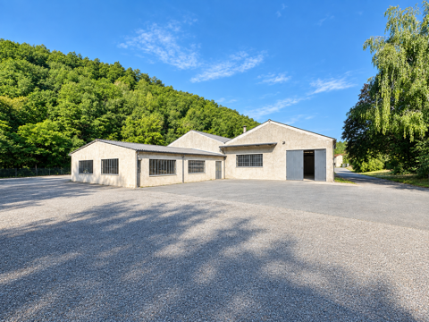 A VENDRE ENSEMBLE IMMOBILIER ENTREP&Ocirc;TS/BUREAU 3346m2 &agrave; 03300 CUSSET 495000 03300 Cusset