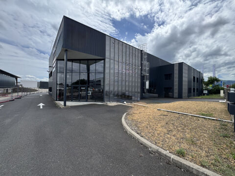   LOCAL PROFESSIONNEL BUREAUX, ENTREPÔT et SHOWROOM  1175m2 à AUBIÈRE 63170 