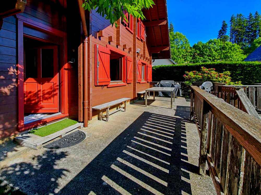 EXCLUSIVITE À Besse-Et-Saint-Anastaise (63), chalet en bois en vente