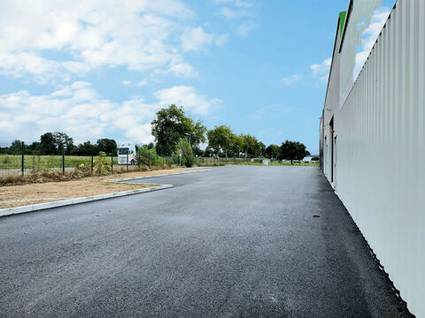   A LOUER ENTREPÔT 250m2 À AVERMES 03 000 