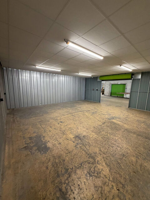   LOCATION ENTREPÔT 50m2 à CLERMONT-FERRAND LE BREZET 