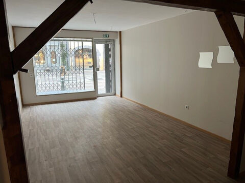   LOCAL COMMERCIAL sous bail en date du 1/9/2025 / D'ACTIVITÉ 23m2 à RIOM 63200 