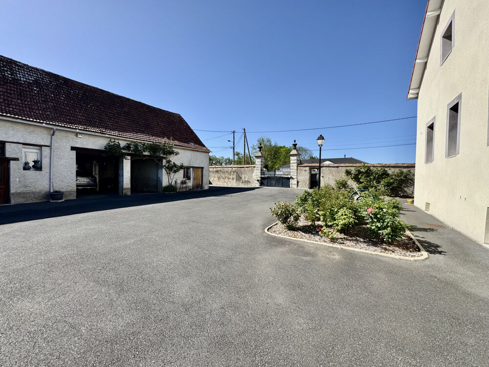 Vente Maison A VENDRE MAISON ET GRANGE À SERBANNES 03700. Serbannes