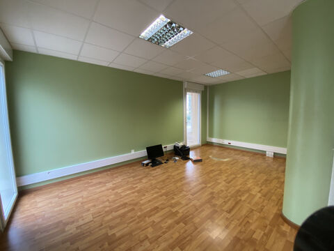   Local professionnel 110 m2   Quartier Montferrand   Clermont-Ferrand (63100) 