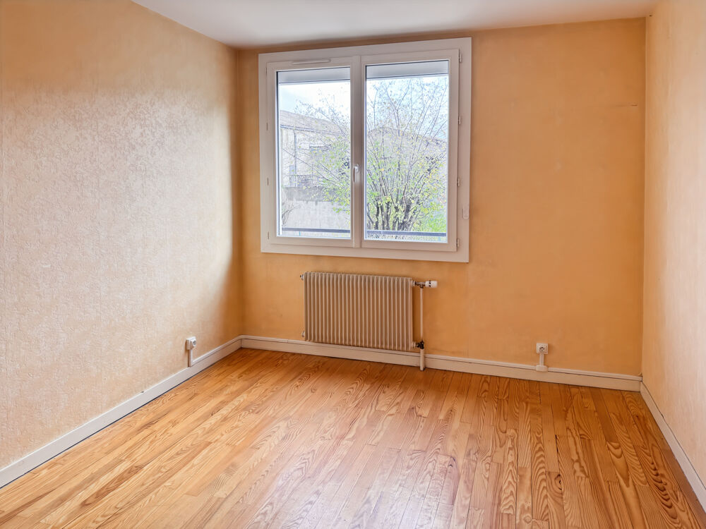 À VENDRE - APPARTEMENT T3 CLERMONT-FERRAND 62,64 m2 1ER ÉTAGE SANS ASCENSEUR PARKING & CAVE