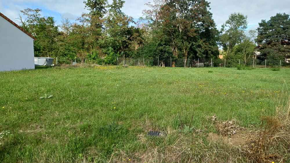 Vente Terrain Terrain à vendre au Cheix sur Morge de 715 M2 Le cheix sur morge