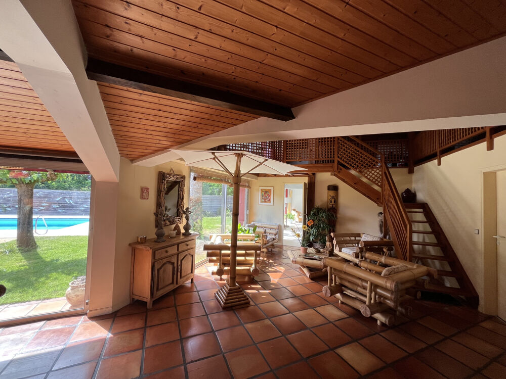 CASSY: Villa de Charme en lisière de foret, piscine