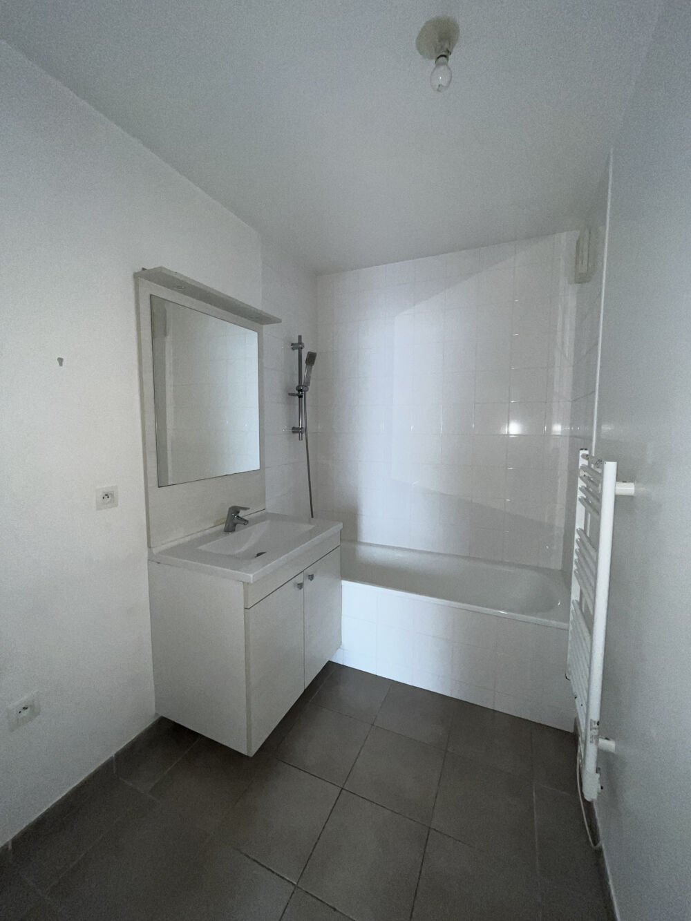 Vente Appartement BEGLES: APPARTEMENT T3 résidence sécurisée et 1 parking souterrain Begles