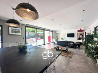  Maison � vendre 6 pi�ces 325 m�