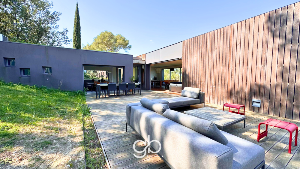 Vente Maison VILLA D'ARCHITECTE DE PLAIN-PIED AVEC PISCINE ET VUE PANORAMIQUE SUR LE PIC SAINT-LOUP À CASTELNAU-LE-LEZ Castelnau le lez