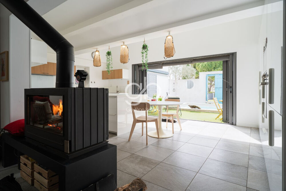 � vendre  Maison M�ze (34140)