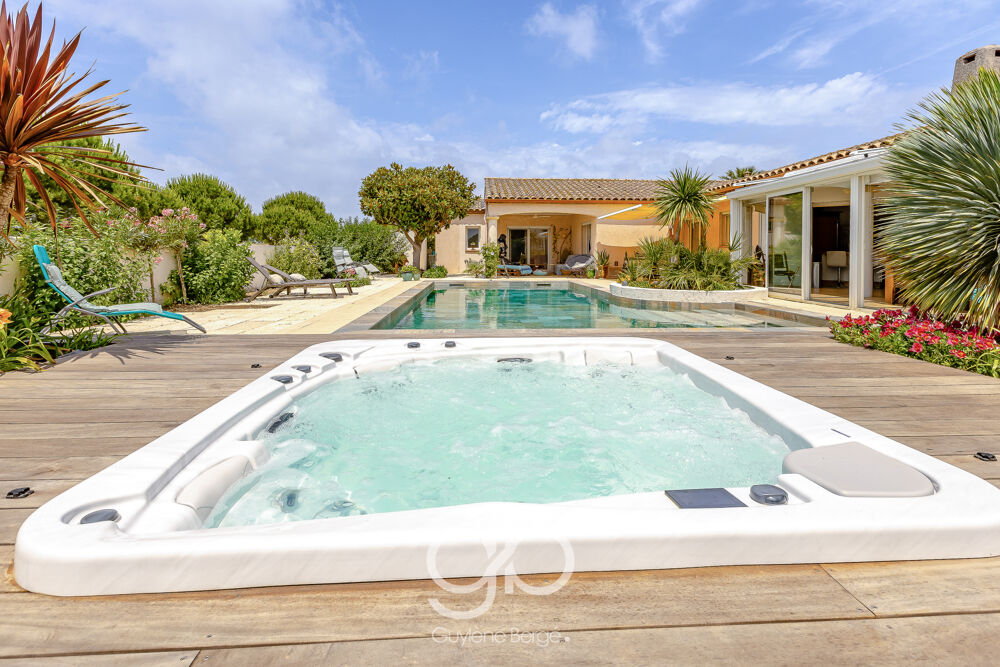 Villa d'exception 230 m2 plain-pied avec piscine & jacuzzi | Lattes