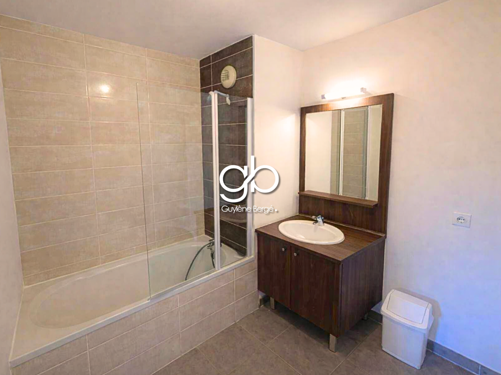 Vente Appartement APPARTEMENT - GRANDE TERRASSE - RÉSIDENCE RÉCENTE -GARAGE BOX FERME-INVESTISSEMENT LOCATIF- 1ER ACHAT- MONTPELLIER CROIX D'ARGEN Montpellier